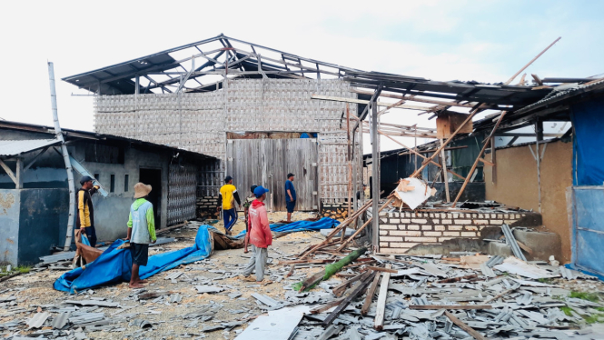 10 Gudang Penyimpanan Garam Rusak Parah