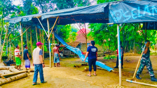 Petugas Bongkar Arena Judi Berkedok Lomba Kelereng