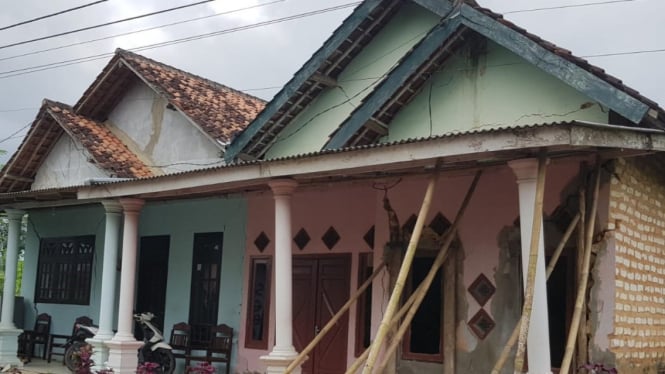 rumah warga Desa Kasengan Kecamatan Manding Kabupaten Sumenep