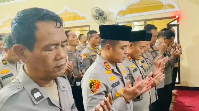 Duka Mendalam, Polres Bangkalan Gelar Shalat Ghoib