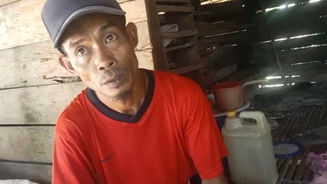 Rasulullah, guru yang dipecat gegara laporkan dugaan korupsi BSPS