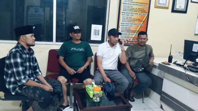 Ketua AJS, Faldy ditemani oleh Veros Afif, Ketua IJTI Madura