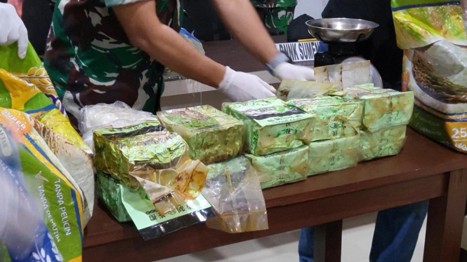 Sabu-sabu 35kg temuan nelayan Masalembu Sumenep