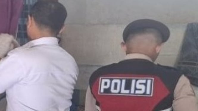 petugas gabungan geledah kamar penghuni rutan Sampang
