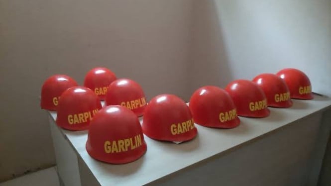 Helm merah simbol oknum Polri Nakal