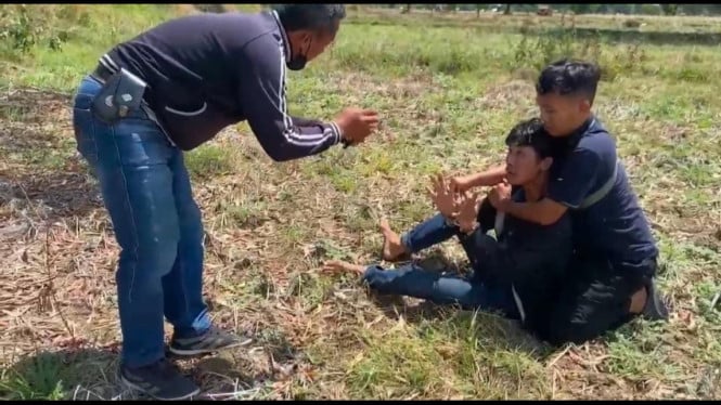 Pengedar Narkoba di Bangkalan Pura-pura Kesurupan Saat Hendak Diciduk