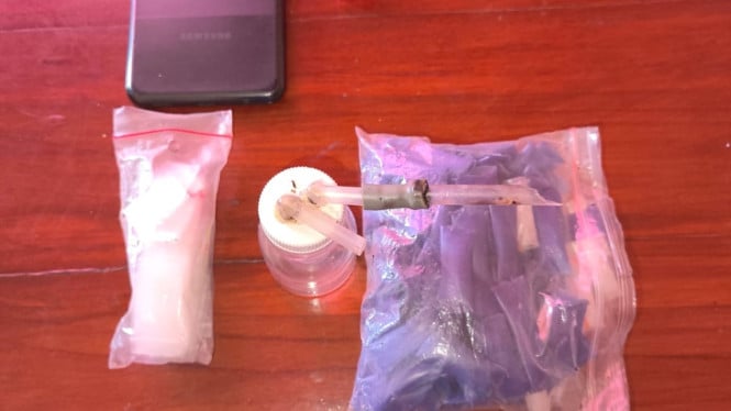 Barang bukti sabu-sabu diamankan polisi