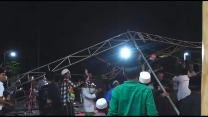 Insiden tenda roboh Bangkalan Madura