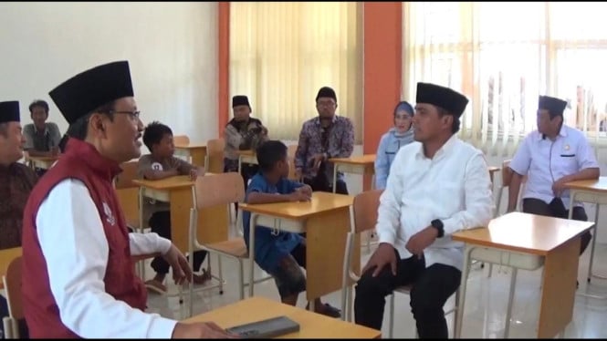 Mensos RI, Syaifullah Yusuf berdialog dengan siswa di Bangkalan