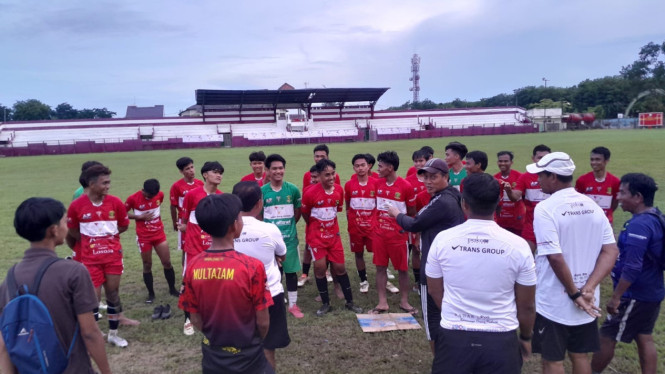 Tim Perssu MC saat jeda istirahat