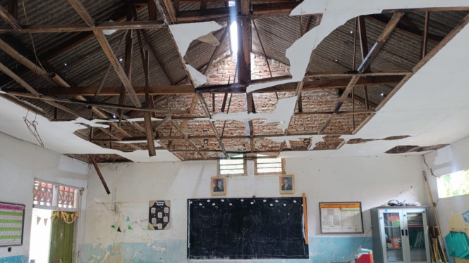 Sekolah ambruk di Bangkalan Madura