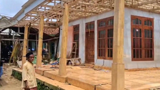 Fenomena tanah bergerak, puluhan rumah rusak