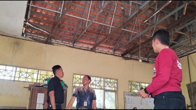 Survey ruang kelas ambruk