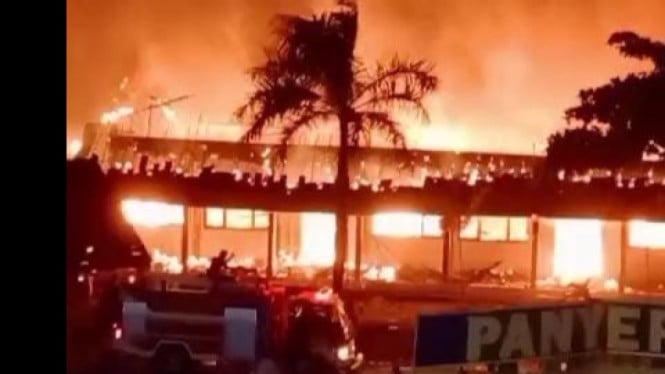 Ponpes di Pamekasan terbakar hebat