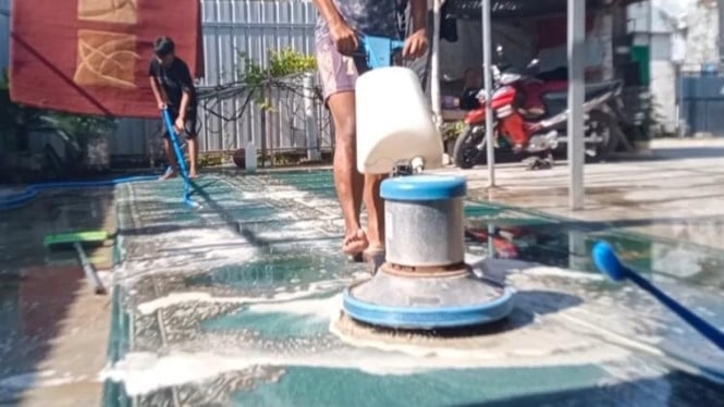 Jasa cuci karpet banjir order jelang ramadan