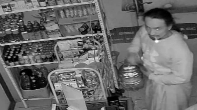Pencurian di Bangkalan Madura terekam CCTV