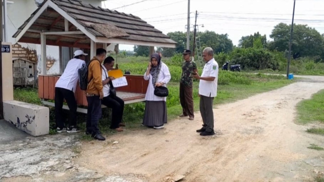 Suasana sidak tim Disperkimhub Sumenep di Perumahan Bima Regency, Marengan Daya, Sumenep, Rabu (25/2/2026).