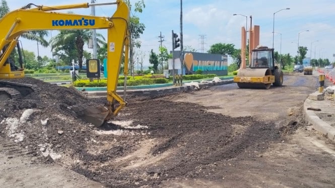 Perbaikan jalan di Bangkalan menjelang Idul Fitri dikebut