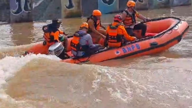 Tim SAR saat sedang melakukan patroli pencarian korban hilang