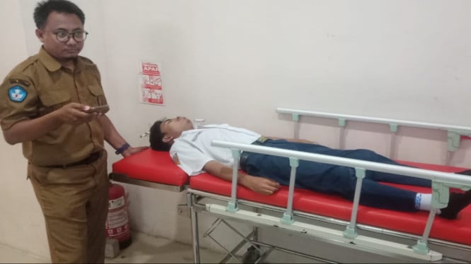 Siswa di Bangkalan Madura dilarikan ke Puskesmas usai konsumsi MBG