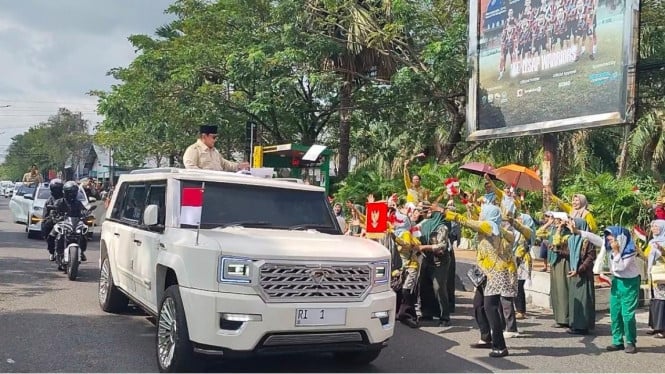 Presiden Prabowo Subianto saat sapa warga Bangkalan Madura