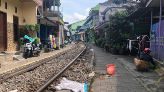 Agustus PT KAI Tuntaskan Sterilisasi Bangunan Tepi Rel di Malang