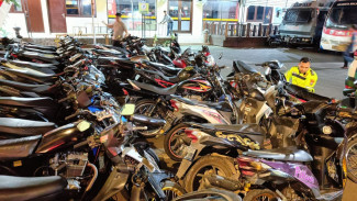 45 Pelaku Balap Liar di Malang Tuntun Sepeda Motor ke Kantor Polisi