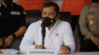 Komjen Agus Ragukan Isu Perselingkuhan Putri dan Kuwat