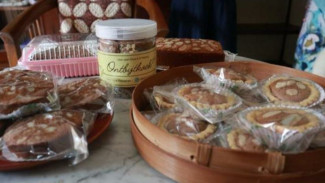 Mengenal Ombikuk Kue Jadul Belanda Yang Ada di Kampung Kayutangan