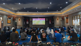 Tidak Berangkat Aremania Pilih Nobar di Malang