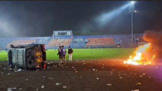 Jokowi Minta Kapolri Investigasi Mendalam Tragedi Stadion Kanjuruhan