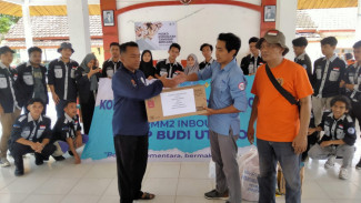 Ramai-ramai Peduli Korban Bencana Banjir di Malang