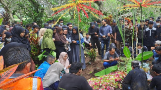 Korban Meninggal ke 135 Tragedi Kanjuruhan Baru Pertama Nonton Arema di Stadion