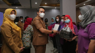 Gembleng Pencari Kerja Dengan Pelatihan Kecantikan Kulit