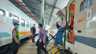 KAI Siapkan 8 KA Tambahan Untuk Nataru