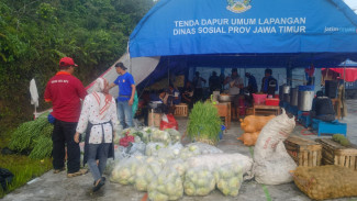 Tagana Kota Batu Kirim Sayuran ke Pengungsi Erupsi Semeru