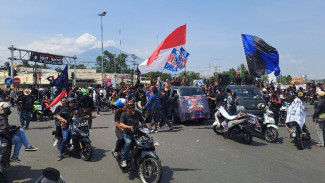 Protes Tragedi Kanjuruhan Aremania Blokade Pintu Masuk Kota Malang
