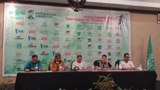Harlah 1 Abad PCNU Kota Batu Kibarkan Bendera NU Raksasa di Gunung Panderman