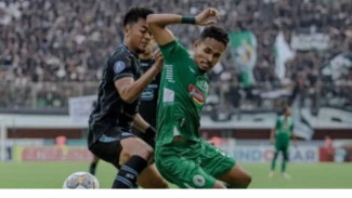 PSS Disanksi Rp50 Juta Akibat Lemparan Botol Air Mineral saat Lawan Arema FC