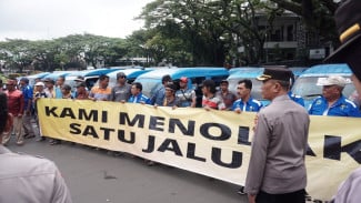 Tolak Satu Arah Kayutangan Heritage, Ratusan Sopir Angkot Demo Sempat Bikin Macet