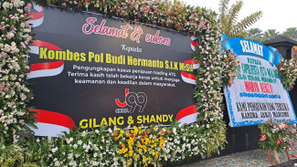 J99 Kirim Karangan Bunga ke Polresta Malang Kota Karena Berhasil Tangkap Wahyu Kenzo