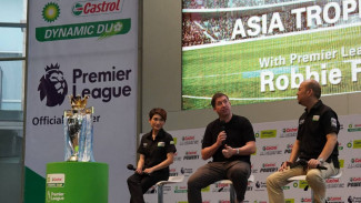 Premier League Trophy Tour Indonesia Bersama Robbie Fowler