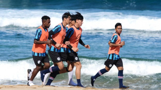 Tak Hanya Taktik, Arema FC Juga Gembleng Fisik Pemain