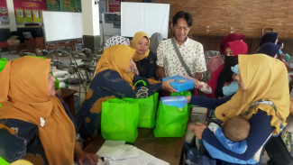 Tekan Stunting Pemkot Batu Bagikan Beras Fortifikasi