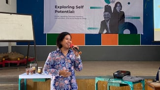 Fakultas Vokasi UB Ajari Public Speaking Untuk Perangkat Desa di Singosari Malang