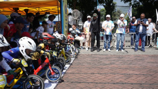Serunya, Ratusan Bocah Beradu Kecepatan dalam Kejuaraan Push Bike di Kota Batu