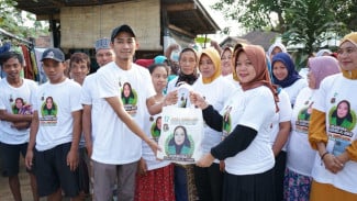 Relawan Asandra Bagikan Sembako Untuk Warga Kabupaten Malang
