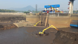 PJT I Perpanjang Masa Flushing Bendungan Sengguruh Hingga 28 Juni