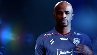 Kembali Bergabung Arema FC, Greg Nwokolo Ingin Ulangi Memori Manis