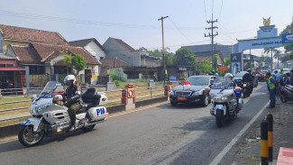 Korban Tragedi Kanjuruhan Ingin Bertemu Jokowi di Malang Namun Dihalangi TNI/Polri